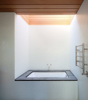 Six Concrete Boxes Make a Jaw-Dropping Martha's Vineyard Home - Photo 10 of 11 -