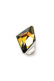 One of the Hariri sisters' ring designs.