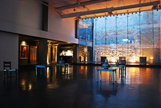 The lobby is left bare to quickly become a multipurpose space or to showcase a single work of art. They helped to host the International Book Fair here, have held a runway show for Mexican designers Julia y Renata, and had an organic food fair.