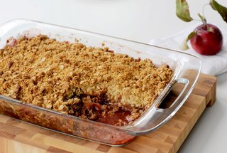 Femme Den redesigned the Pyrex baking dish.