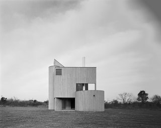 Modernist Angular Residence with Vertical Cedar Siding - Photo 4 of 6 - Each side of the home is strikingly different, giving the effect of what critic Alastair Gordon called a "Cubist assemblage."