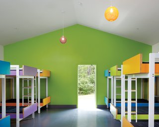 Two El Dorado principals, Douglas Stockman and David Dowell, enlisted the elbow grease of students in their fifth-year design studio at Kansas State University to help design and fabricate the bunkbeds that line the cabin walls.