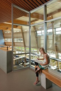 NACIArchitecture’s Machias Elementary School in Snohomish, Washington, uses the library as the spine of the school. Photo © Benjamin Benschneider Photography