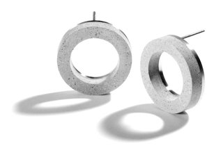 The Wearable Architecture of Karen Konzuk - Photo 3 of 7 - The KME192 earring set is a playful modernist's take on the traditional hoop earring.