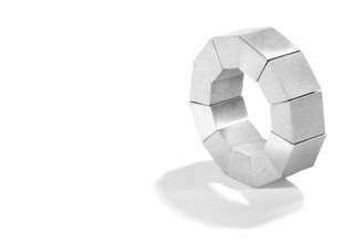 The Wearable Architecture of Karen Konzuk - Photo 7 of 7 - A resemblance to archstones in miniature, the KM121 bracelet.