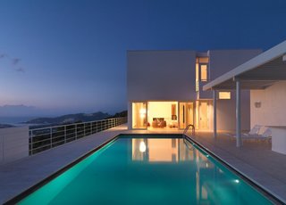 Richard Meier's Practice at 50 - Photo 8 of 10 - Bodrum Houses in Turkey, 2007-present. (Copyright Richard Meier & Partners)