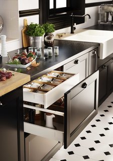 Another plus: Sektion offers the option of drawers within drawers that allow you to make optimum use of interior spaces, while maintaining a minimal modern exterior.