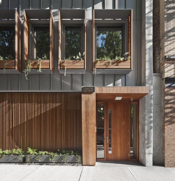 Interested in taking part in our Brookyln tour? Email hometours@dwell.com.