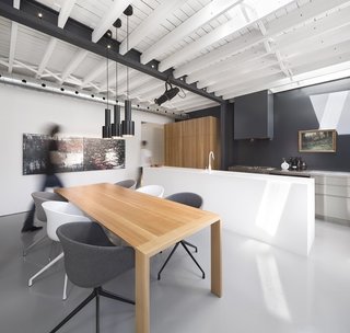 Could You Find Your Dream Home in an Old Abandoned Workshop? - Photo 3 of 9 -