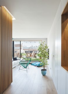 A Childhood Home in Madrid Grows Up - Photo 7 of 10 -
