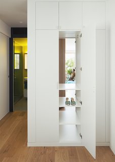 A Childhood Home in Madrid Grows Up - Photo 9 of 10 -