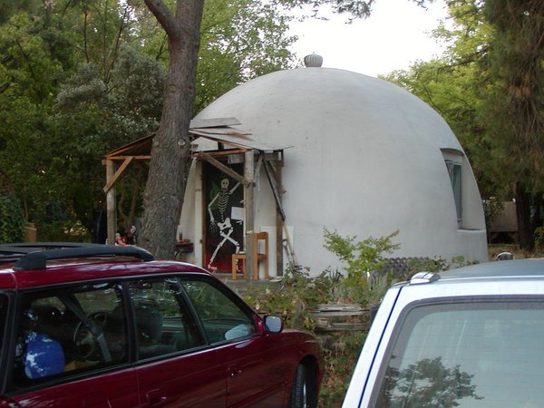 Tipis & Geodesic Domes: Alternative Homes - Photo 2 of 3 -