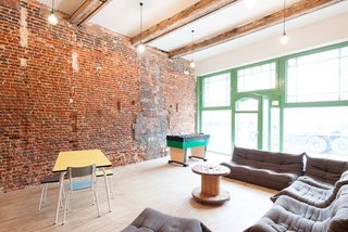 An Updated Design Hostel for the Belgian Socialists of Yesteryear - Photo 6 of 6 -