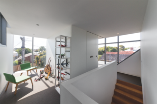 Angular Australian House Fits a Family’s Active Lifestyle - Photo 6 of 7 -