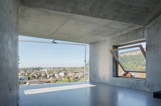 Screens can be used to alter the amount of daylight that streams into the studio.
