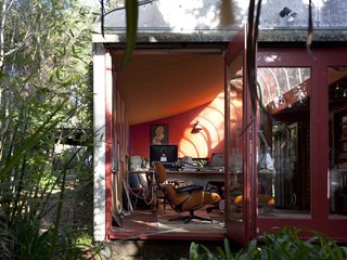 Eames Lounge Chair Porn - Photo 10 of 53 - Manning House by Jack Manning (1960)