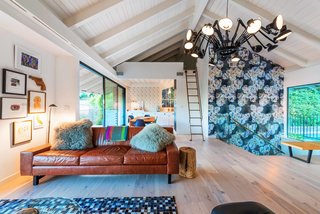 Playful Materials Refresh a Dated Hollywood Home - Photo 4 of 6 -