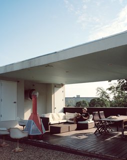 A Home, Studio, and Gallery Support a Growing Art Scene in Georgia - Photo 8 of 12 -