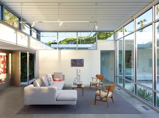 This Sparkling New Home Is a Perfect Remake of Classic Sarasota School Modernism - Photo 3 of 13 -