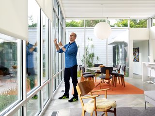 This Sparkling New Home Is a Perfect Remake of Classic Sarasota School Modernism - Photo 10 of 13 -