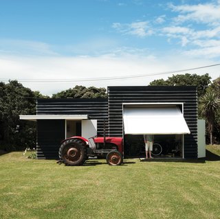 Photographer Q&A: Matthew Williams - Photo 4 of 7 - Matthew never fails to please us with his clever compositions. This image was shot at the Parsonon Residence in New Zealand for our June 2011 issue.
