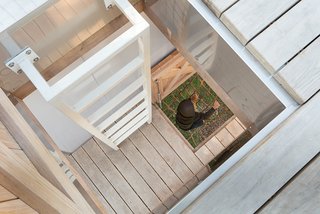 Kid-Friendly Treehouse in Upstate New York - Photo 1 of 4 -