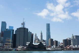 Cass Gilbert’s Woolworth Building stands in the distance behind Frank Gehry’s 8 Spruce Street (which will hold the post as tallest residential tower in the Western Hemisphere until One57’s completion uptown).