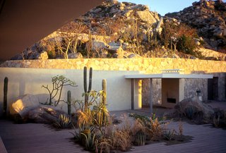 Casa Cabo, Cabo San Lucas, Mexico, 2002. Landscape design: Margie Ruddick. Architecture: Steven Harris Architects. Interior design: Lucien Rees Roberts. Photo: Scott Frances