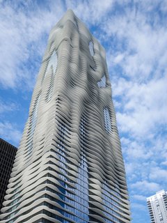 Architecture Inspiration of the Day: Aqua Tower in Chicago - Photo 1 of 3 -