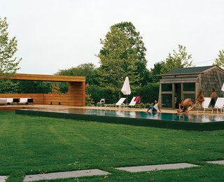 Masi also turned the miniscule guest quarters into a pool house.
