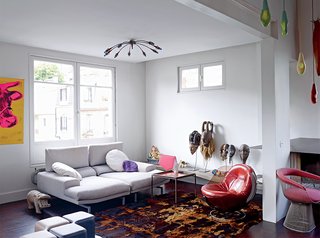 This Petite Paris Apartment is a Vintage Furniture–Filled Delight - Photo 4 of 9 -
