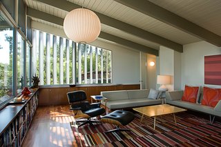 A Renovation Elevates This Humble Ranch Among its Iconic Midcentury Neighbors - Photo 6 of 10 -