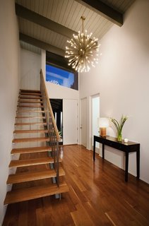 A Renovation Elevates This Humble Ranch Among its Iconic Midcentury Neighbors - Photo 7 of 10 -