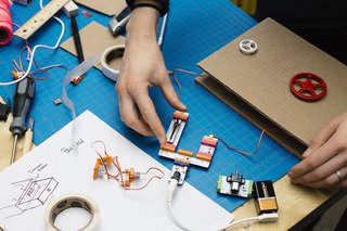 DIY Electronics Company Aims to Turn Even the Least Savvy Users Into Smart Tech Wizards - Photo 4 of 7 -