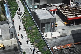 Eye in the Sky: Urban Apartment Overlooking NYC's The High Line - Photo 6 of 9 -