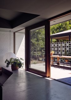 Simplicity Rules at this Family Beach House Designed to Double as a Rental - Photo 7 of 11 -