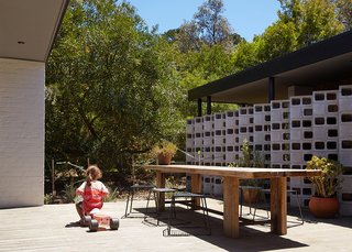 Simplicity Rules at this Family Beach House Designed to Double as a Rental - Photo 9 of 11 -