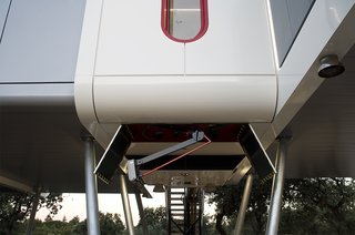 This Futuristic Prefab in Spain Has All the High-Tech Gizmos of a Spaceship - Photo 3 of 9 -