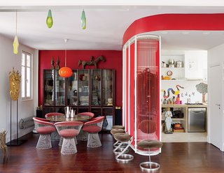 This Petite Paris Apartment is a Vintage Furniture–Filled Delight - Photo 1 of 9 -