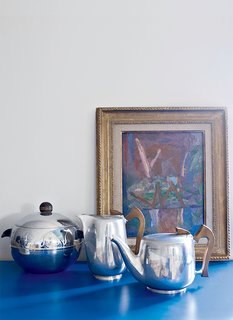 This Petite Paris Apartment is a Vintage Furniture–Filled Delight - Photo 6 of 9 -
