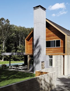 Art-Filled Hamptons Vacation Home - Photo 4 of 12 -