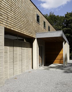 Art-Filled Hamptons Vacation Home - Photo 9 of 12 -