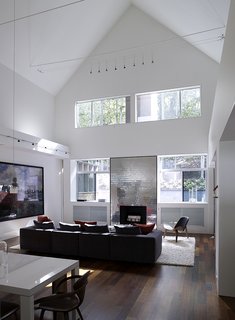 Art-Filled Hamptons Vacation Home - Photo 10 of 12 -