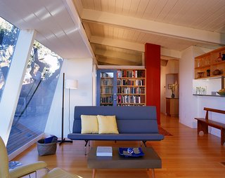 Buttrick pays homage to the home’s midcentury bones with an Eames "Sofa Compact." When asked to describe the interior aesthetic, the architect explained that it very much embodies most Eamesian principles of design.
