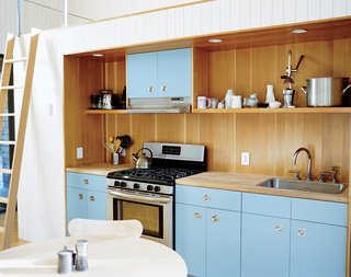 This Tiny New England Cottage Is a No-Frills Weekend Hideaway - Photo 7 of 12 -
