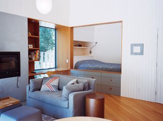 This Tiny New England Cottage Is a No-Frills Weekend Hideaway - Photo 9 of 12 -