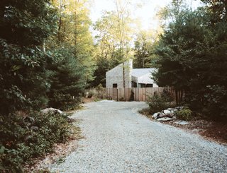 This Tiny New England Cottage Is a No-Frills Weekend Hideaway - Photo 11 of 12 -