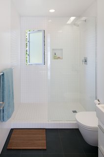 An Industrial Designer's House Blends Economy and Simplicity - Photo 7 of 9 -