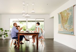 A Modern Renovation Connects to a Traditional Texas Town Through a Glass Wall - Photo 4 of 10 -