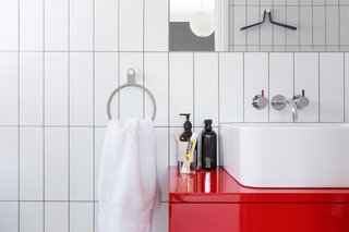 Universally Easy Bathroom Accessories Ideal for Renovators of All Ages - Photo 3 of 6 -